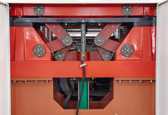 Tüm parça, güvenilir ve istikrarlı olan hidrolik sistem tarafından tahrik edilir. ROCKWELL (ABD) yakınlık anahtarının kullanılması, mükemmel kalıp konumlandırma hassasiyeti sağlar.