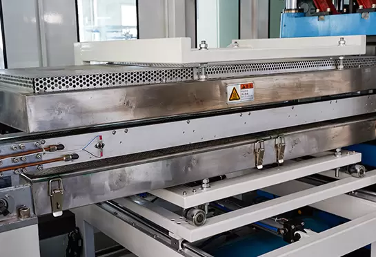 Makine PID sıcaklık sistemini benimser, yüksek hassasiyet gösterir ve sıcaklık kontrol toleransı ＜1℃.